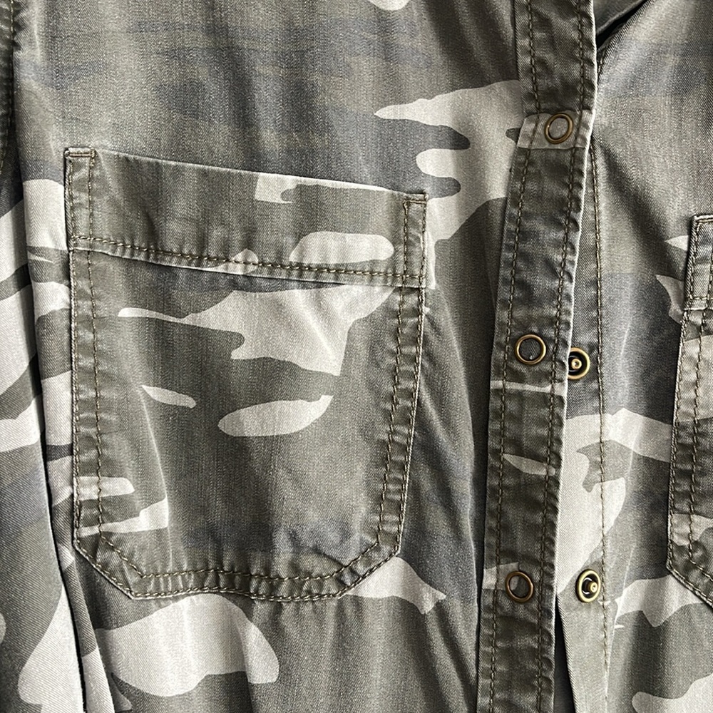 Express Army Print Button-Up - Picture 3 of 6
